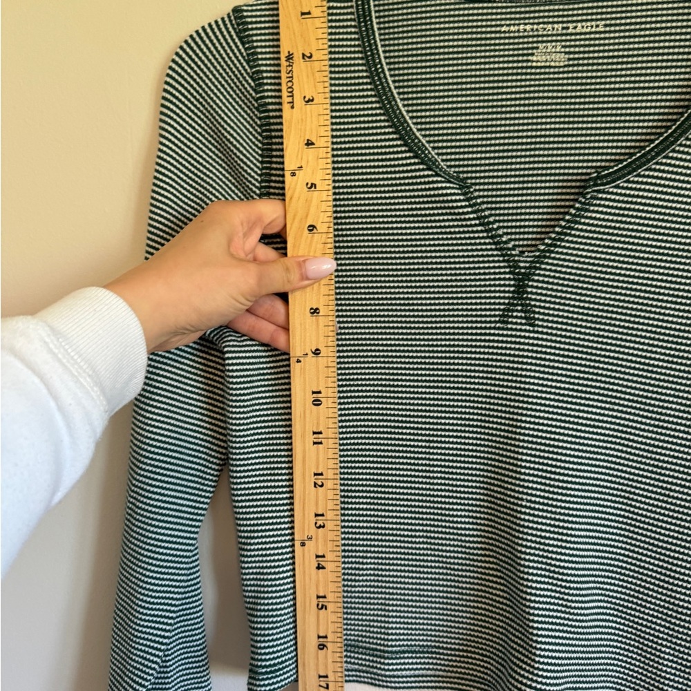 American Eagle Ribbed Green Stripe Long Sleeve Crop Vneck Tee Medium - Picture 4 of 6